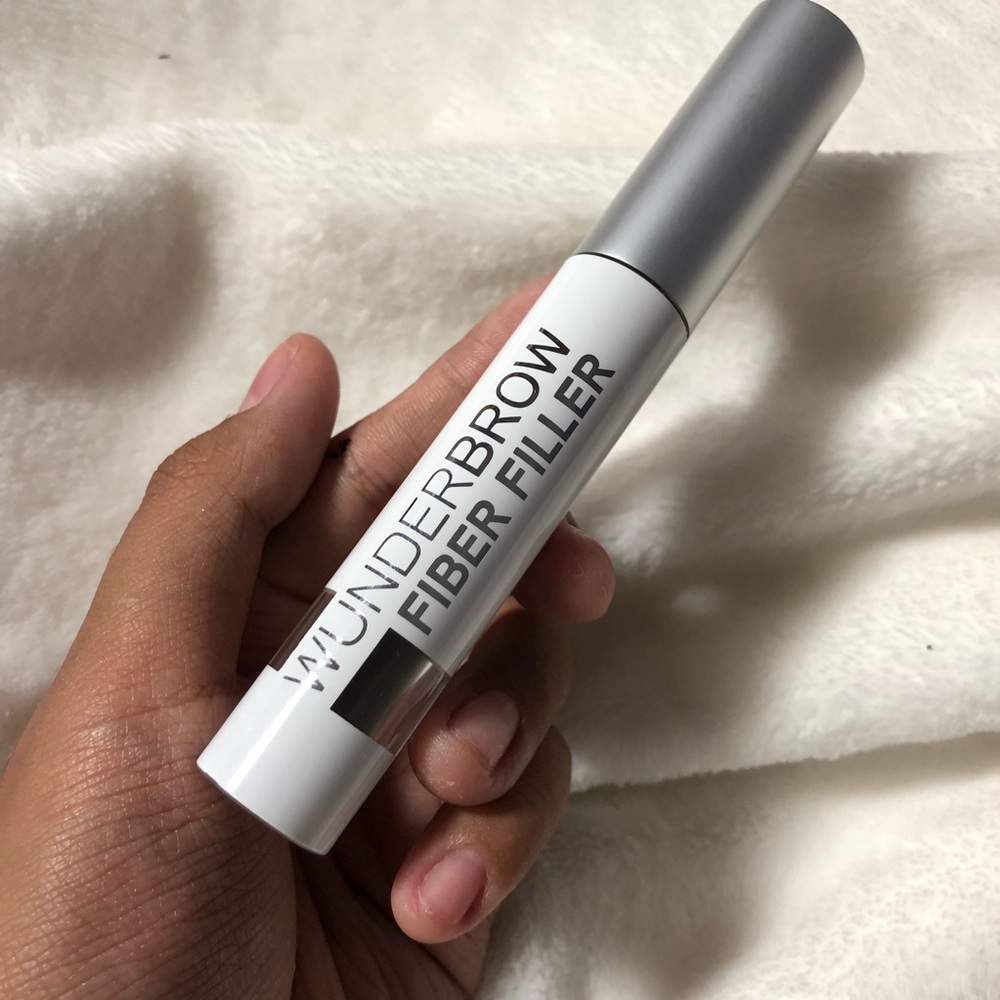 Wunderbrow fiber filler in the shade black brown